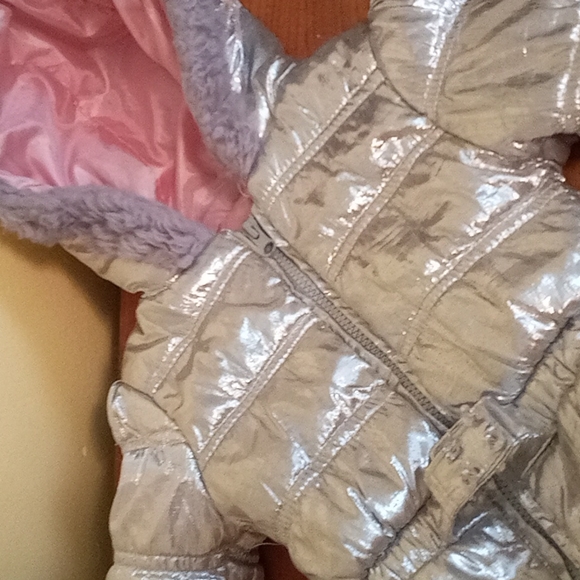 Toddler 2T Girl Metallic Silver Winter Jacket/Coat with Hood - Picture 2 of 4